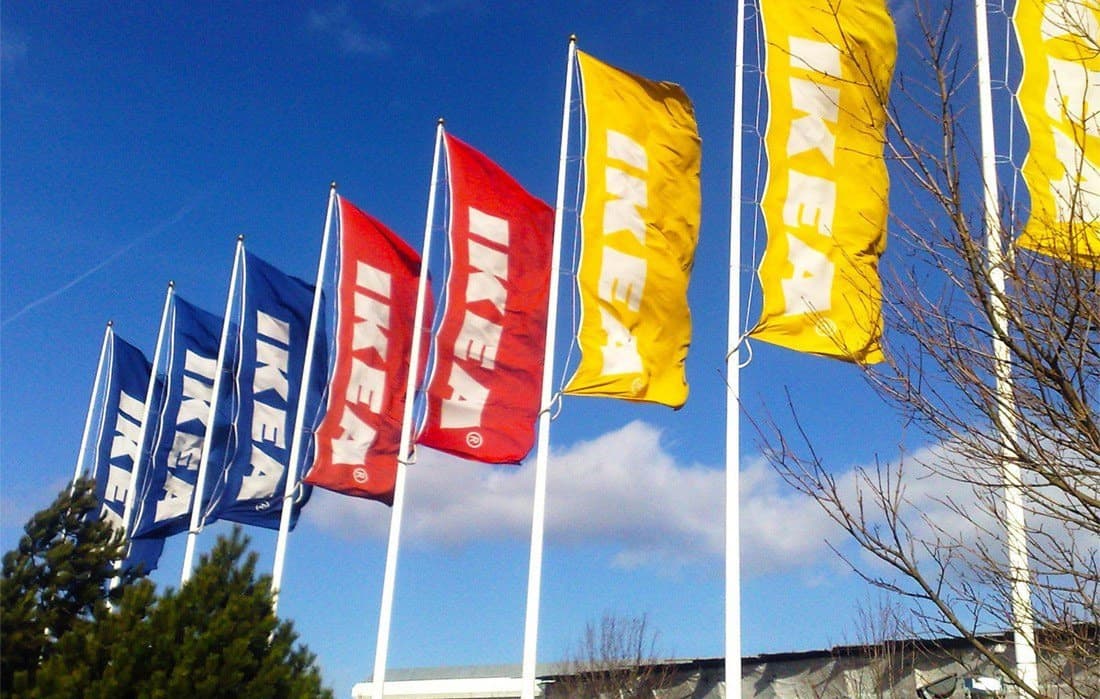 Skil dig ud! Kreative måder at bruge logo stofbannere i din markedsføring